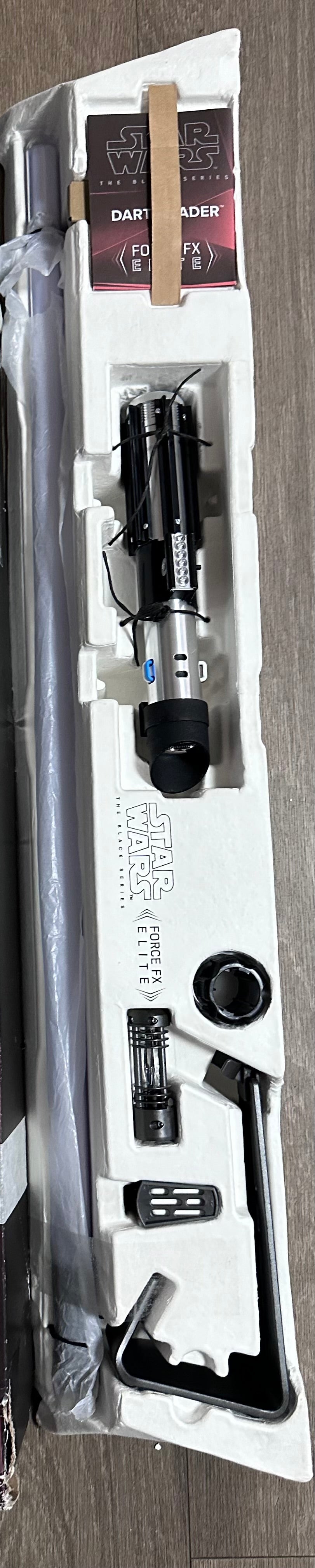 Star Wars Hasbro The Black Series Darth Vader FX Elite Lichtschwert B-Ware